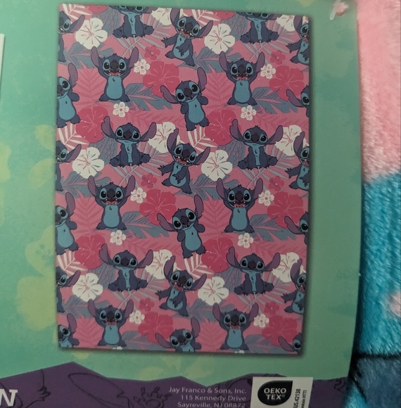 Disney  - Stitch Hibiscus Flower Plush Throw Blanket (50x 70) Pink Brand New - Picture 3 of 7